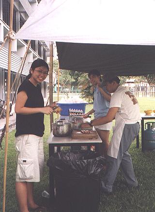 cook.JPG (29329 bytes)